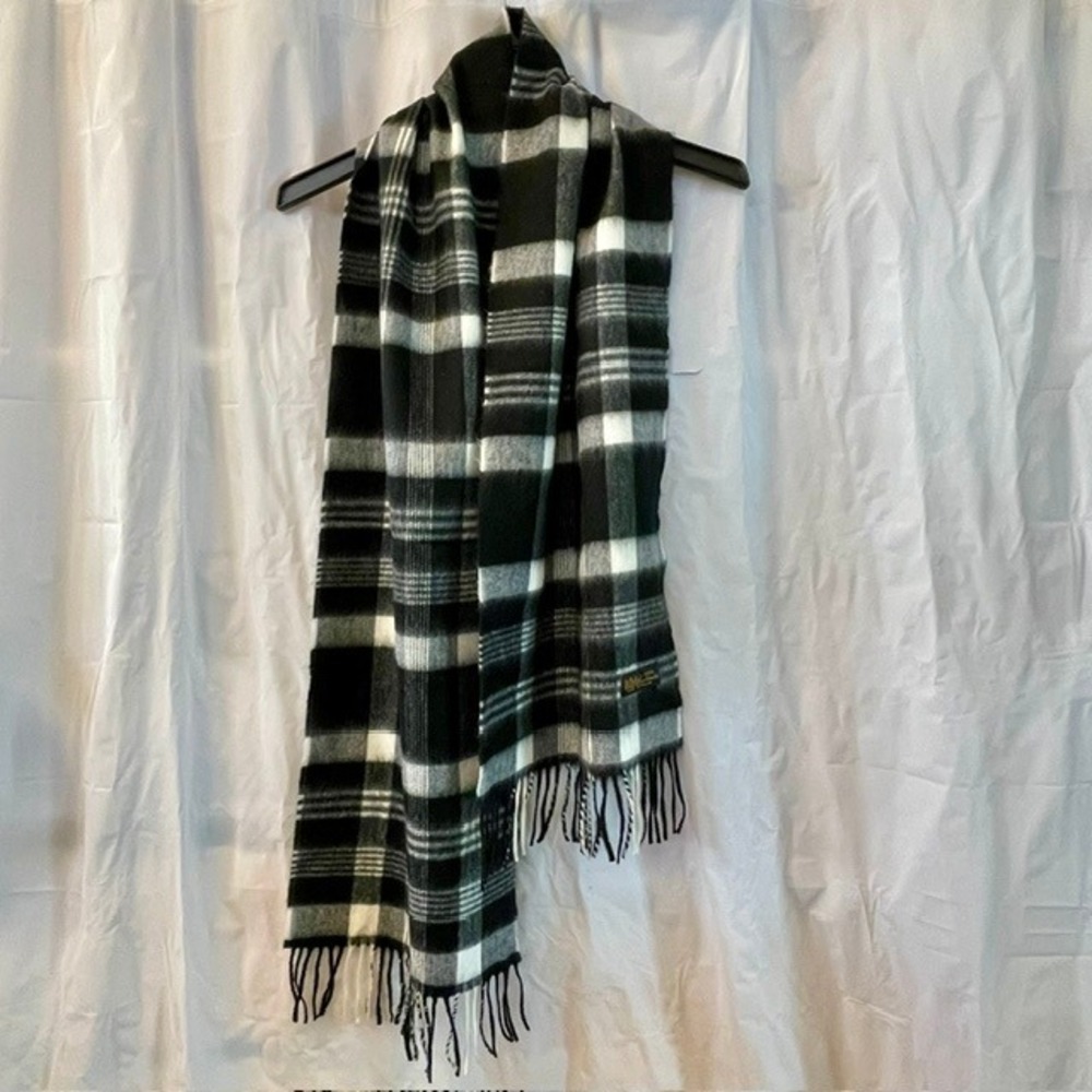 NWOT Plaid 100% Cashmere Scarf Made in England Black White Fringed Unisex Luxury